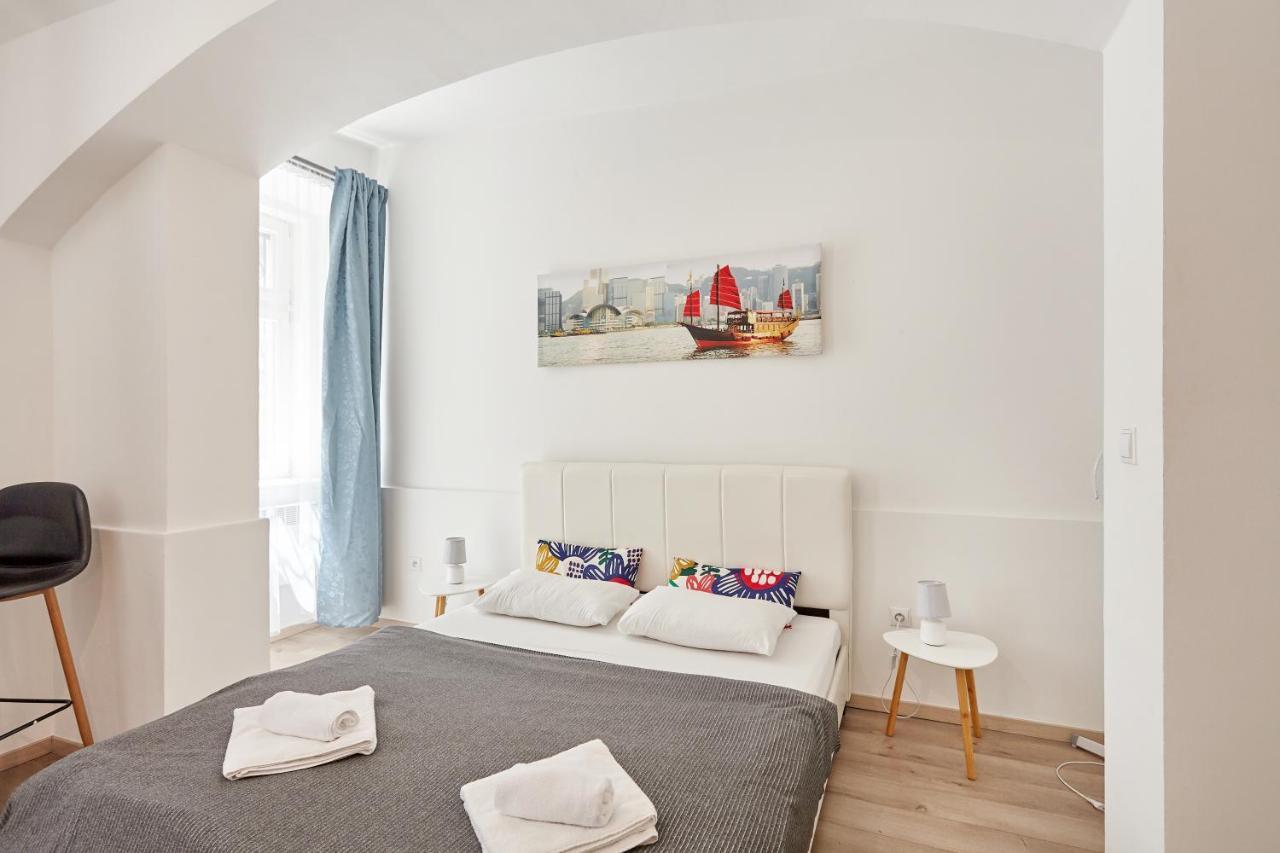 Prague Friendly Apartments In プラハ エクステリア 写真