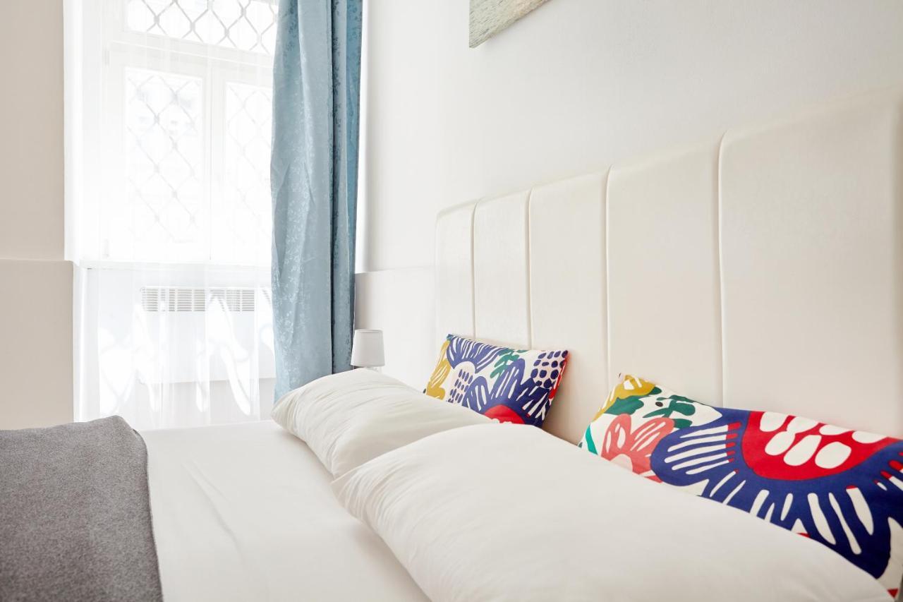 Prague Friendly Apartments In プラハ エクステリア 写真