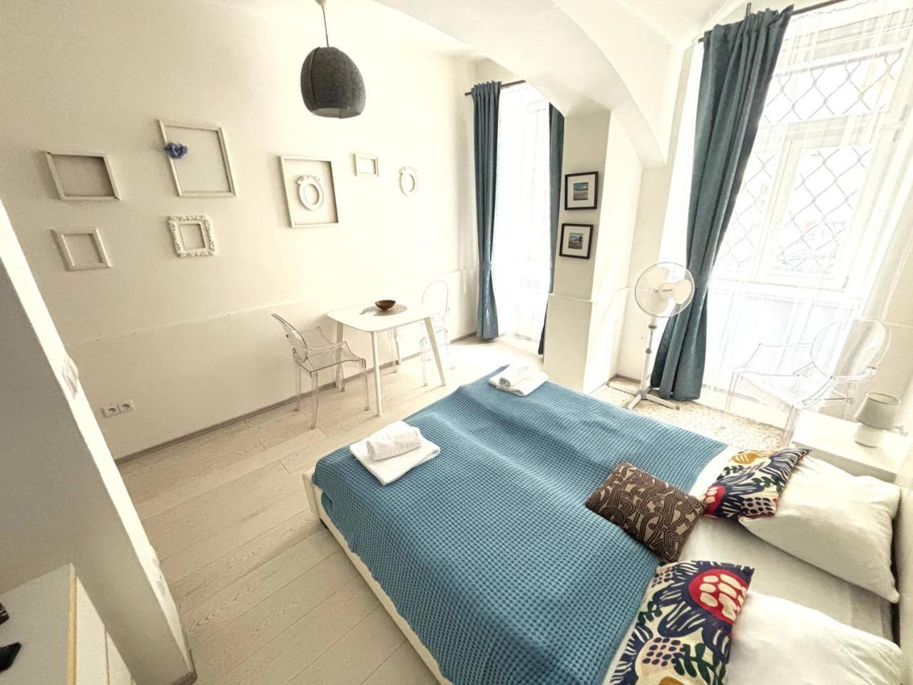Prague Friendly Apartments In プラハ エクステリア 写真