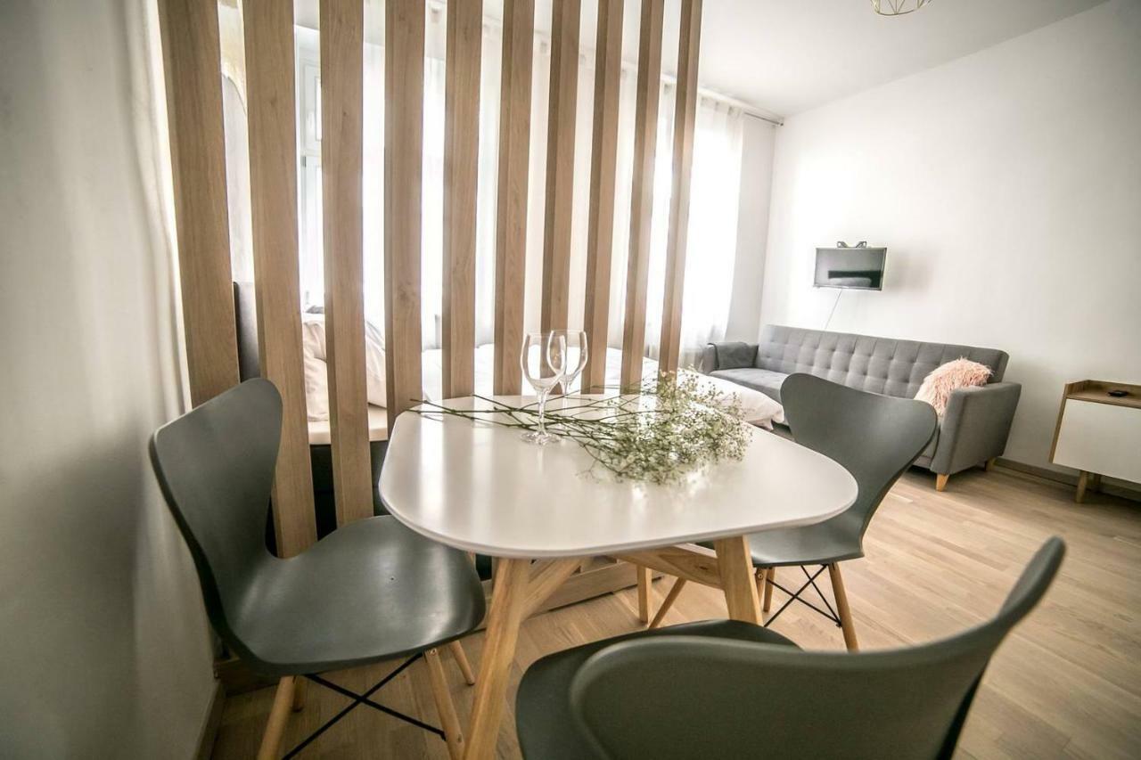 Prague Friendly Apartments In プラハ エクステリア 写真