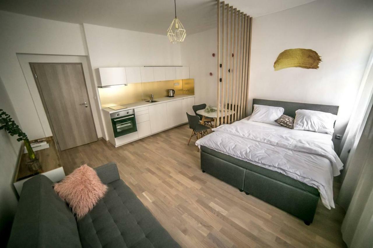 Prague Friendly Apartments In プラハ エクステリア 写真