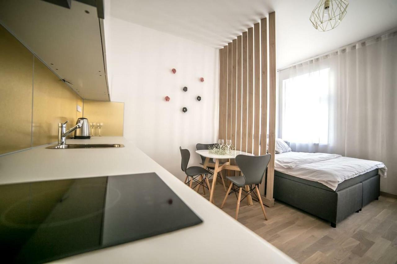 Prague Friendly Apartments In プラハ エクステリア 写真